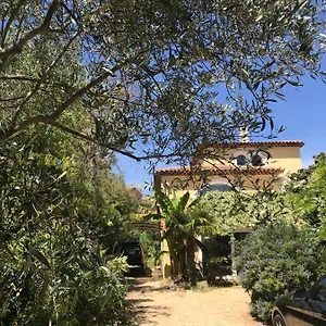 Ecrin De Verdure Avec Accès Piscine En Plein Aix , Aix-en-Provence France